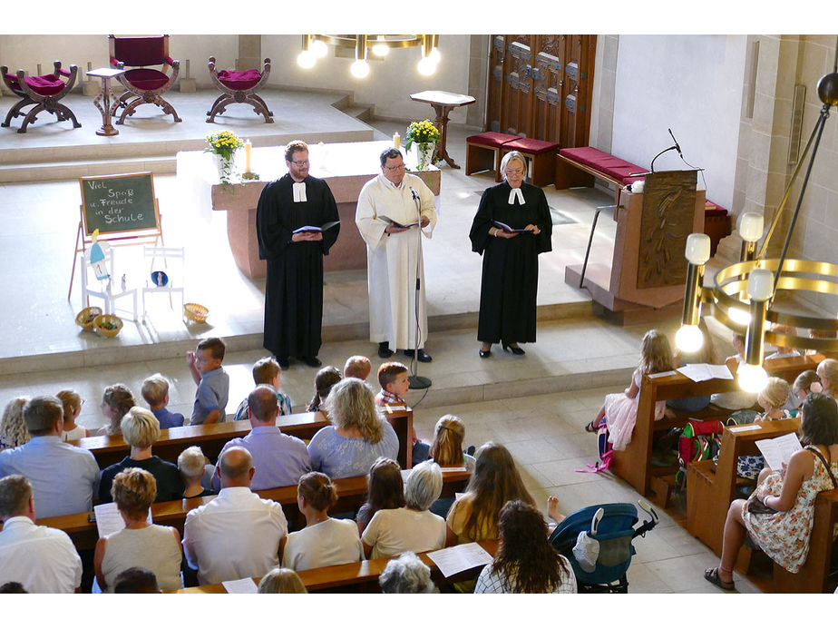 Ökumenischer Einschulungsgottesdienst in St. Crescentius (Foto: Karl-Franz Thiede)